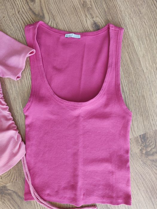 Zara & Bershka , цена 15 лв за двете.