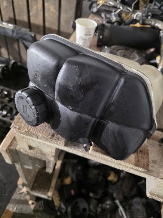 Казанче разширителен съд за Mercedes W211 om 642 320 CDI