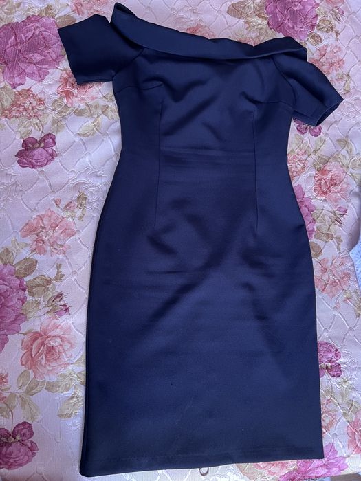 Женское платье в идеальном состоянии