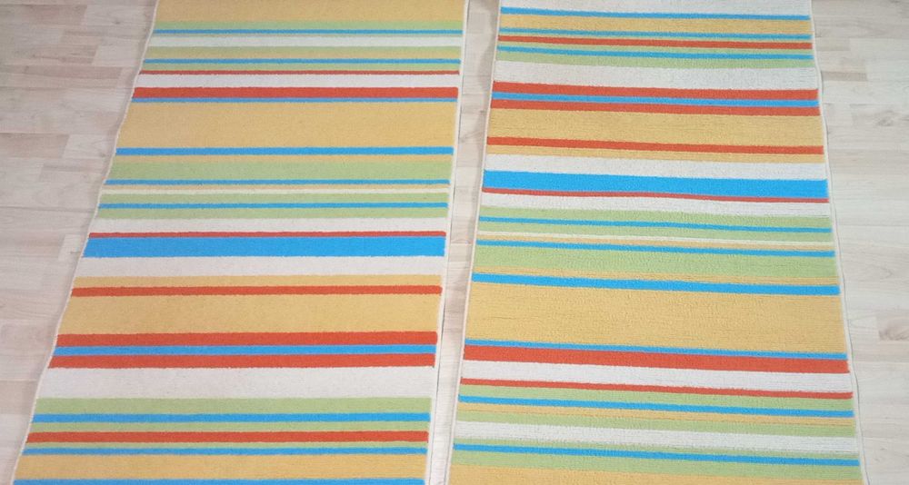 Килим и две пътеки