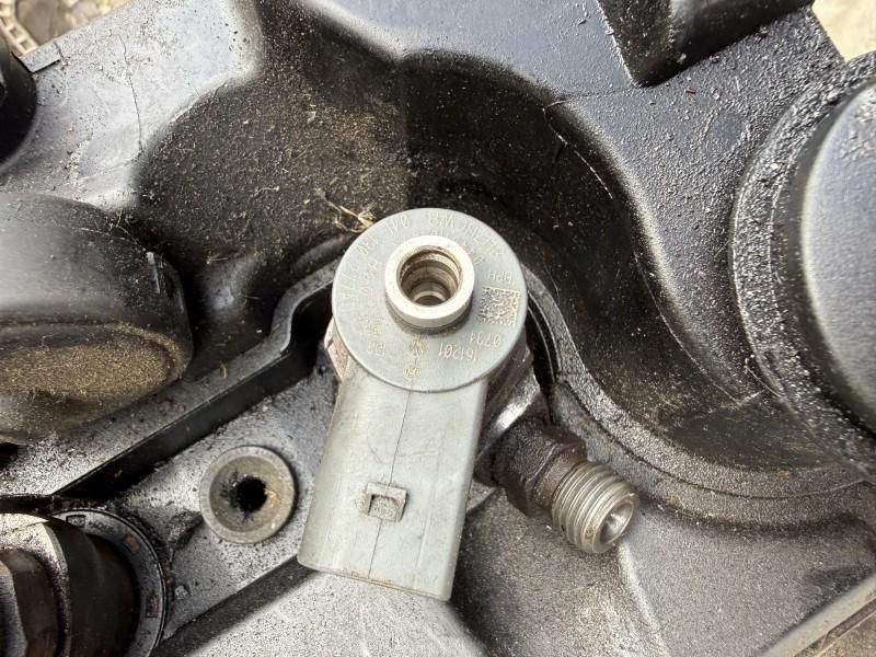 Injector Volkswagen Golf 7 facelift 04L130277AD 1.6 tdi DCXA; CRH; CRK