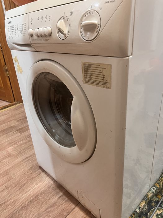 Стиральная машинка zanussi
