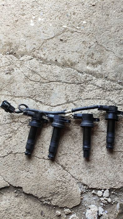 Хюндай и30 бензинов.Останали части след продажба.