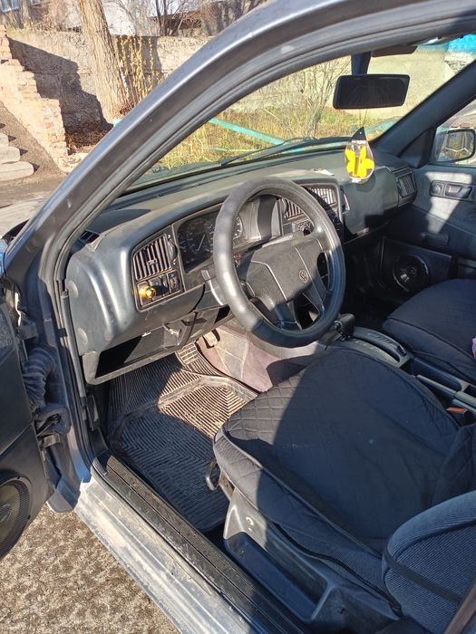 Продаю Фолксваген Пассат Б3