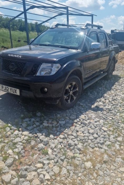 Nissan Navara TEKNA 2.5-DCI-190кс-2012г