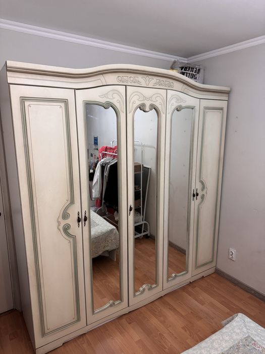 Спальный гарнитур