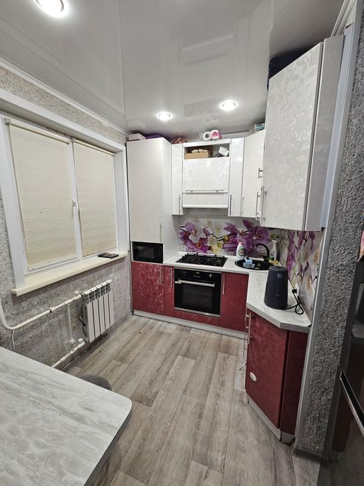 Продам 2к квартиру студию в центре 1/5