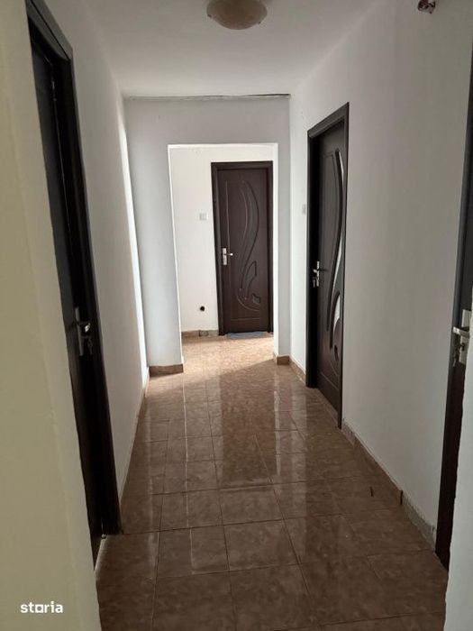 Apartament 3 camere, 70.40 mp, zona Calea Bucuresti — fotografia 1
