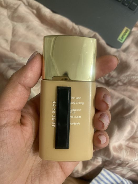 Продается тоналка estee lauder