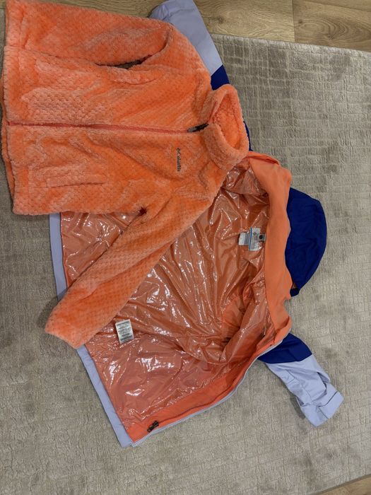 Jeaca fete marimea S( 7-8 ani) columbia noua 3in 1