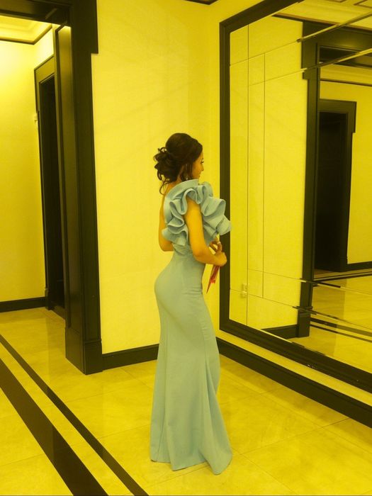 Элегантное вечернее платье