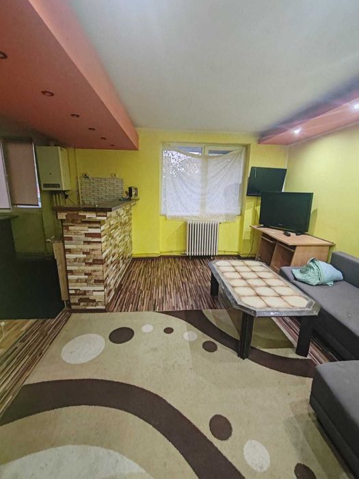 Inchiriez apartament