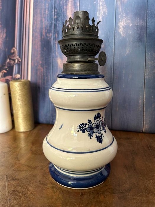 DN752 Lampa de petrol handmade portelan 27cm inaltime