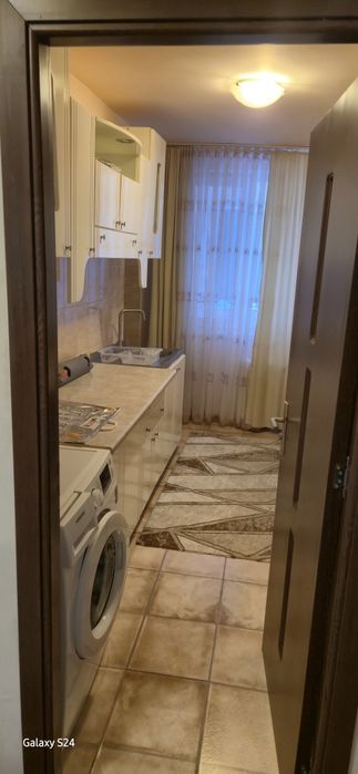 Apartament cu 3 camere de inchiriat