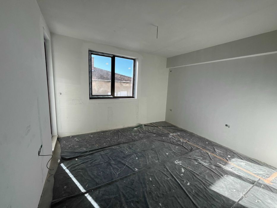 Продава апартамент с две слани до у-ще СУ Екзарх Антим I, Казанлък