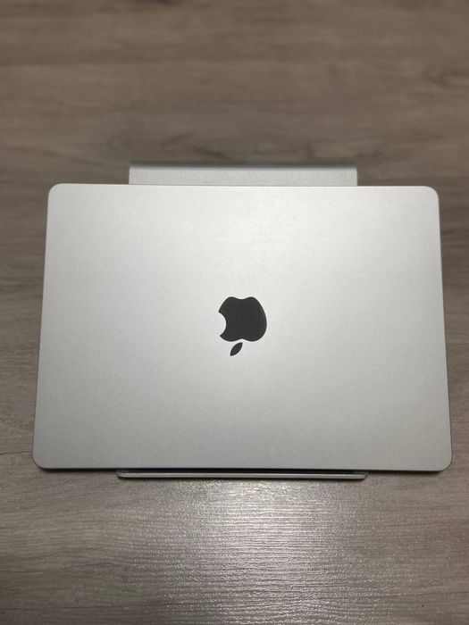 Macbook Air M2 Silver