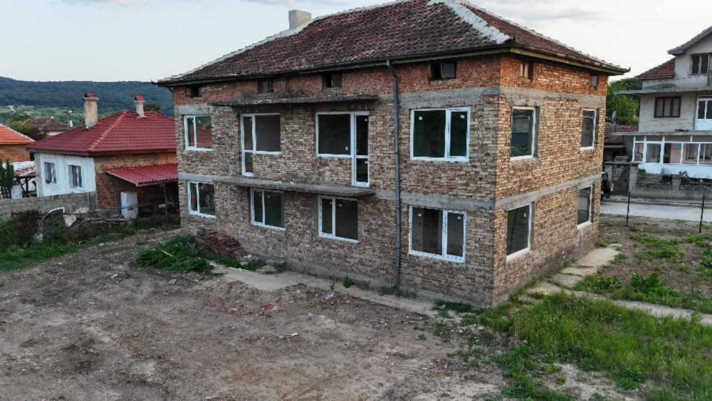 Продава се Къща в Долни чифлик - 390 кв.м за 265 €/кв.м - Снимка #5