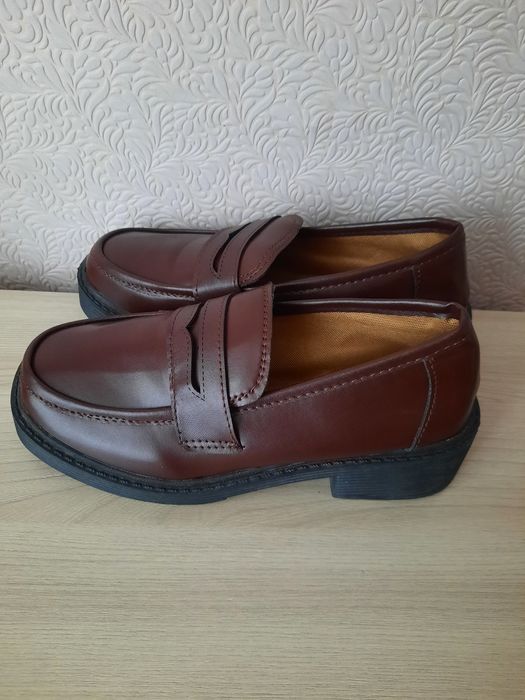 Продам новые туфли