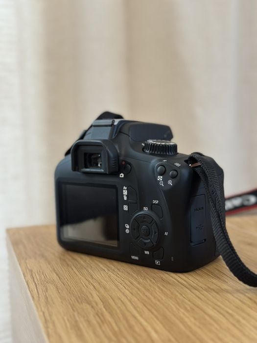 Canon EOS 4000D + EF 50mm f/1.8 STM + 18-55mm f/3,5-5,6 EF-S III