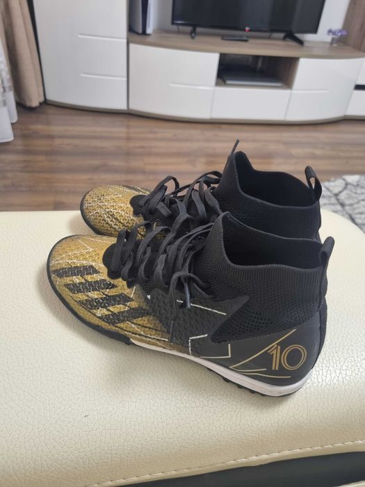 Adidași fotbal pentru teren sintetic nr.37