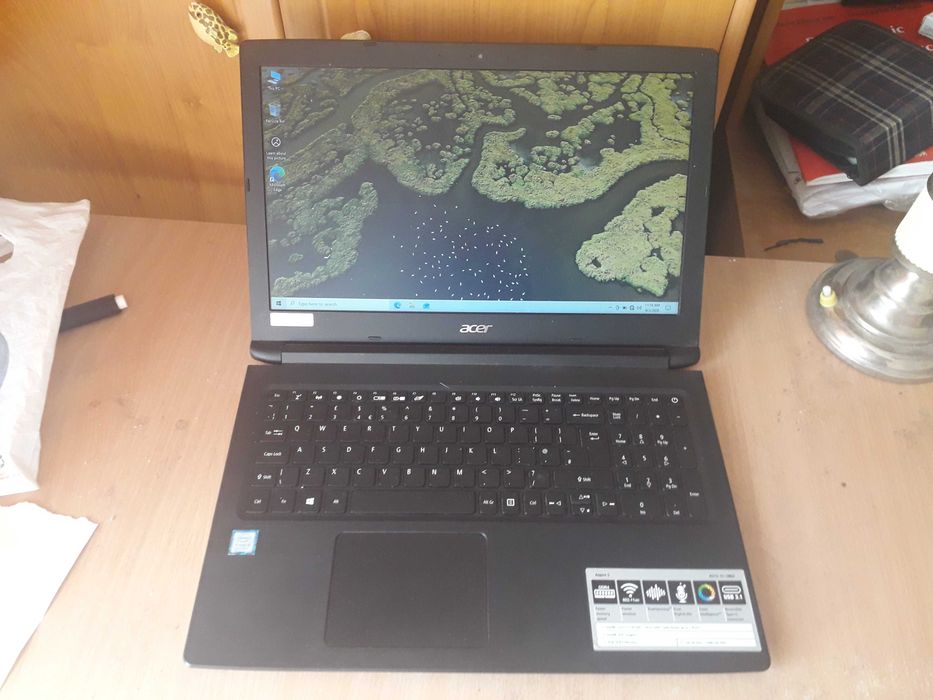 Acer I5 Gen 8 sad 8 gb ddram 4 15.6 full hd baterie 2 ore