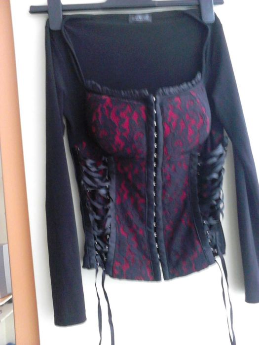 Ново бюстие. Размер М. Регулируеми връзки