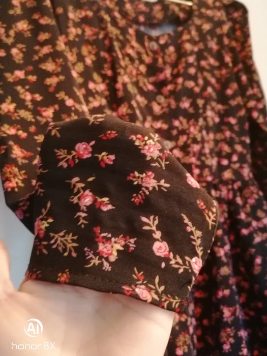 Модная женская платье.