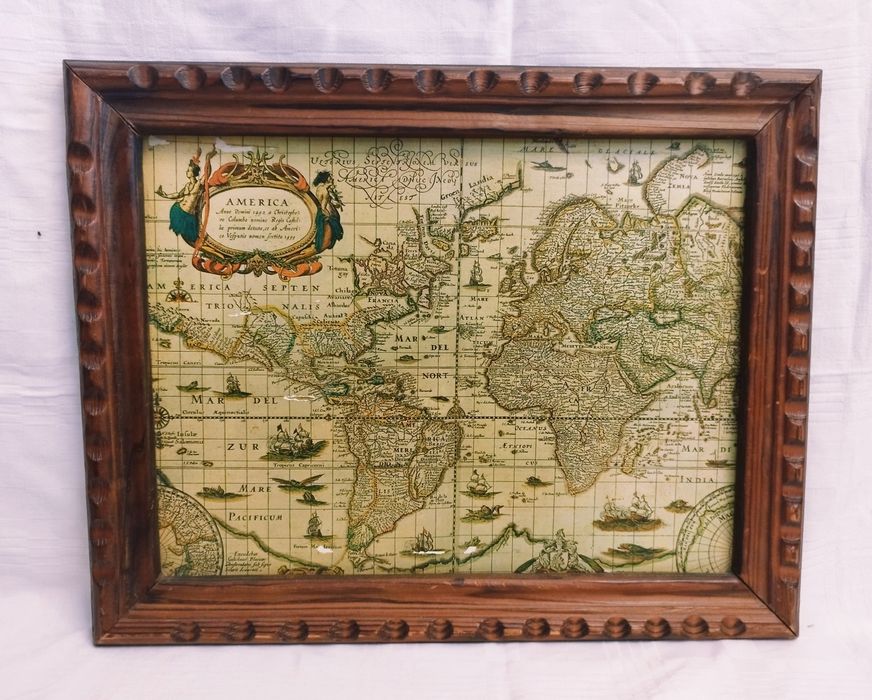 Lot tablou harta lumii și figurine din rășină acrilică elefant, bivol colectia Leonardo, barometru din lemn și vază pt betigașe parfumate.