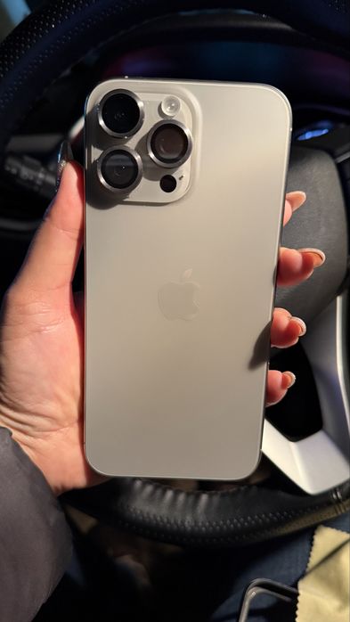 Продам Iphone 16 pro max