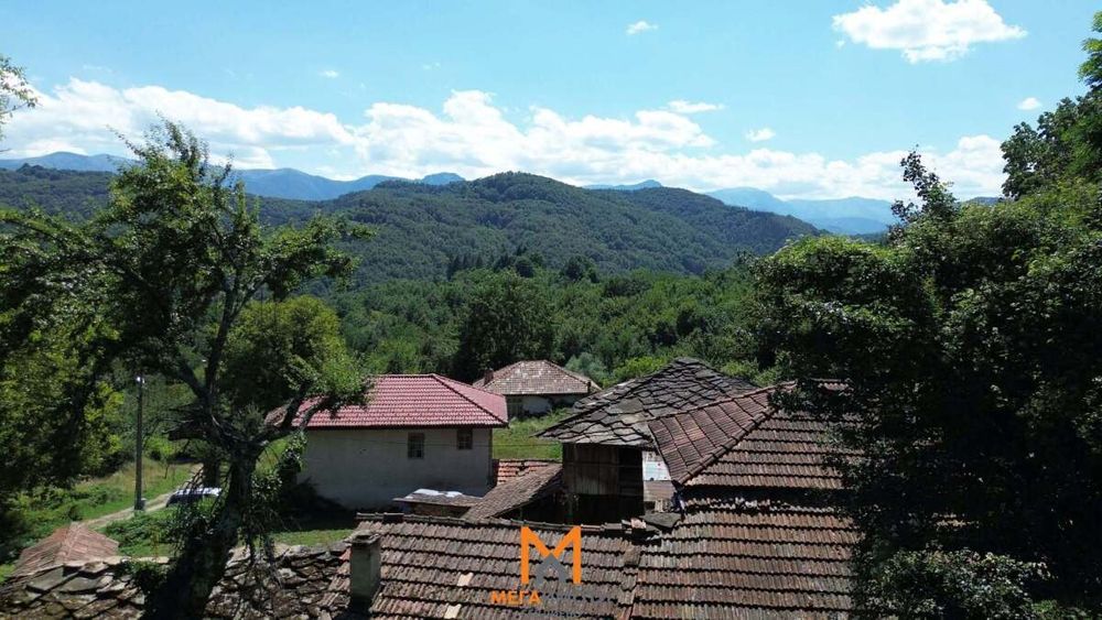 Продажба Къща гр. Севлиево - с. Селище 98m² и двор 983m²