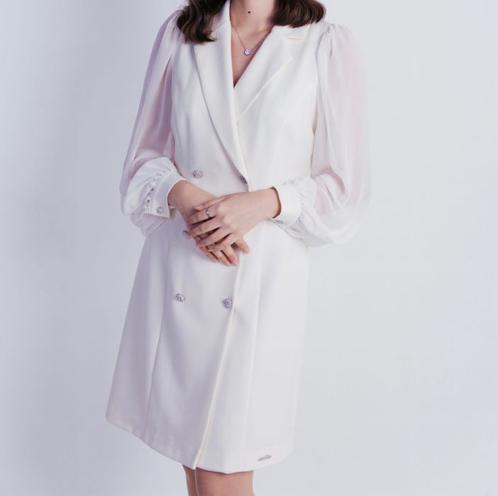 Платье белое короткое