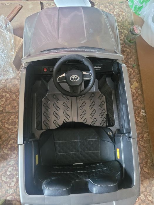 Продам электро машина детский