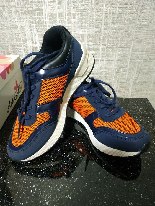 Кроссовки жен. Размер 37. Новые. Турция