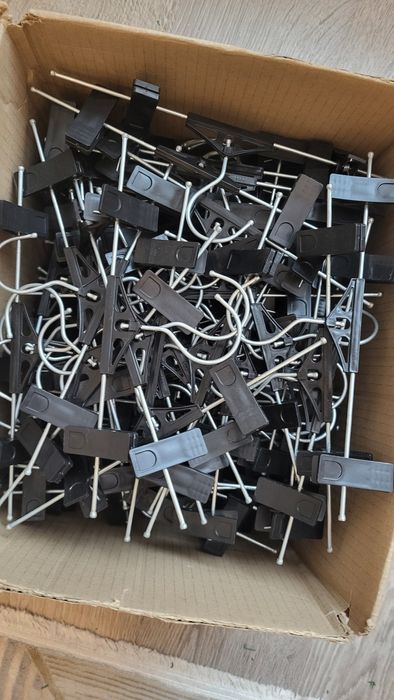 Вешалки с прищепкой для брюк, белья бу