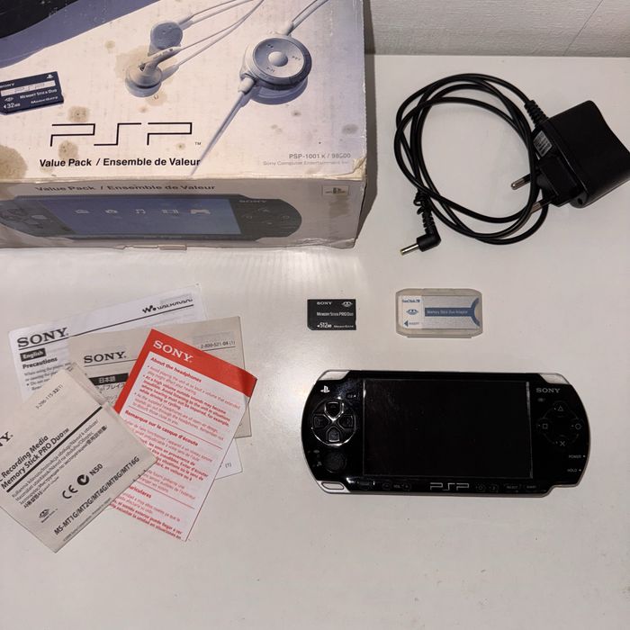 СРОЧНО Продам прошитую PSP 2000