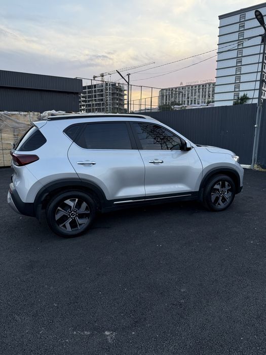 Срочно продается KIA SONET 3 поз фулл