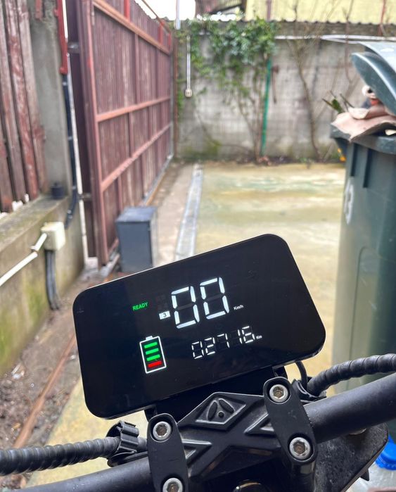 Scuter / moped electric