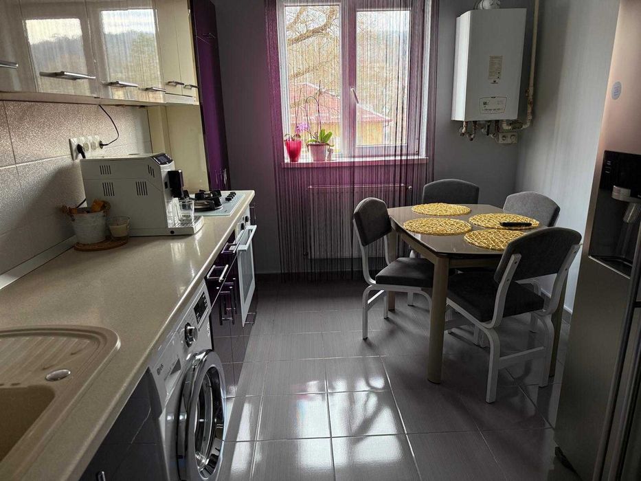 Apartament 4 camere de vânzare - Centru Ocna Mureș
