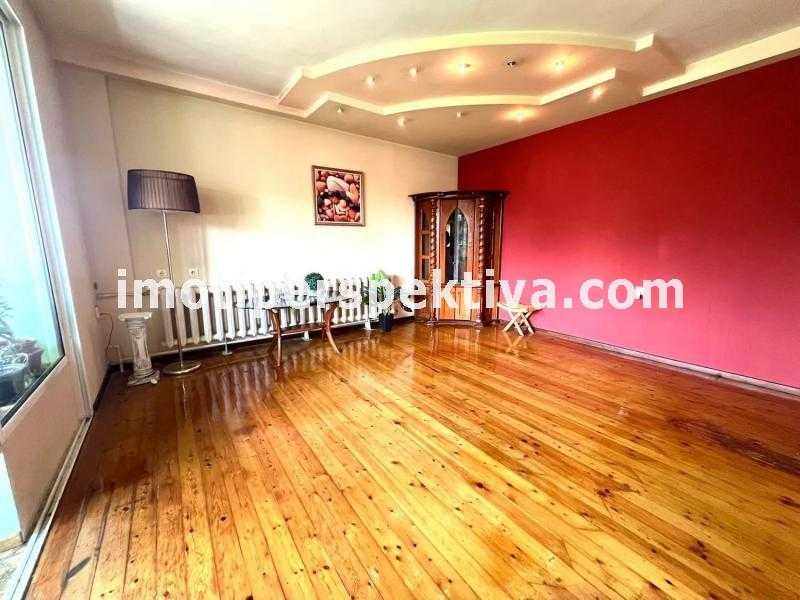 реф.19531 Етаж от къща+таванска стая+приземна стая-Гагарин!