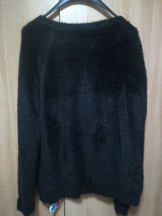 Pulover negru pufos