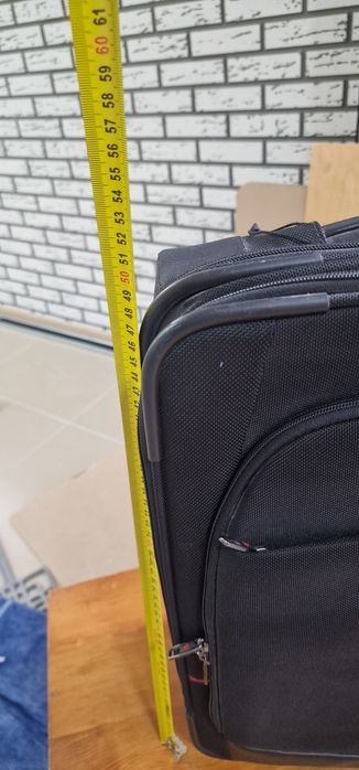 Чемодан не большой