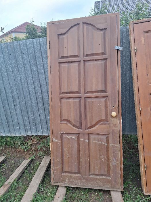 Продам деревяные двери