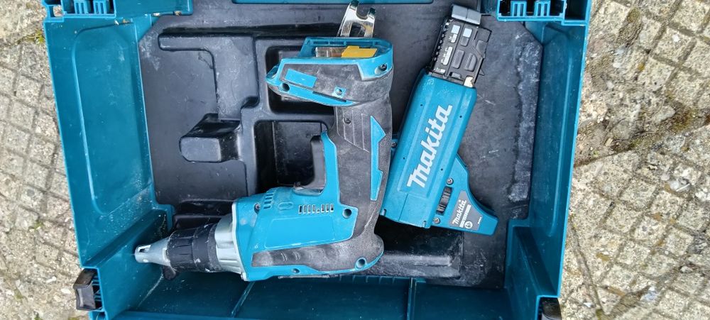 Makita DFS 250  винтоверт за гипсокартон
