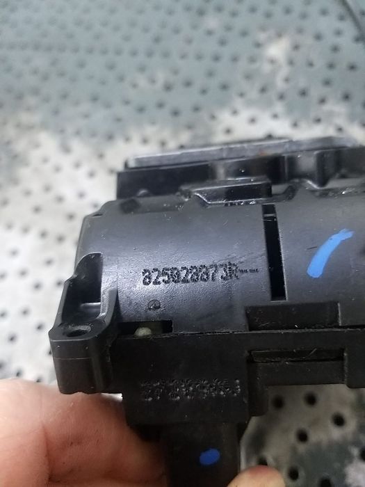 Broasca usa dreapta spate renault megane 3 825020073r