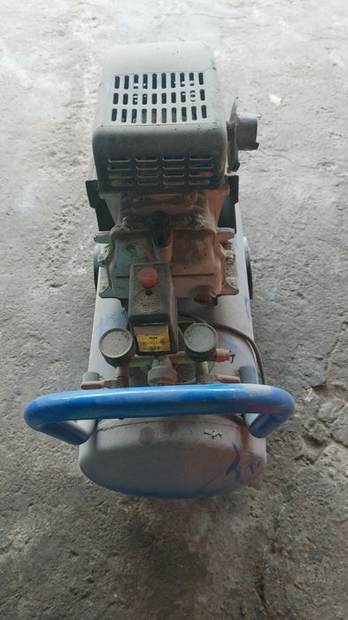 Компрессор б.у продам