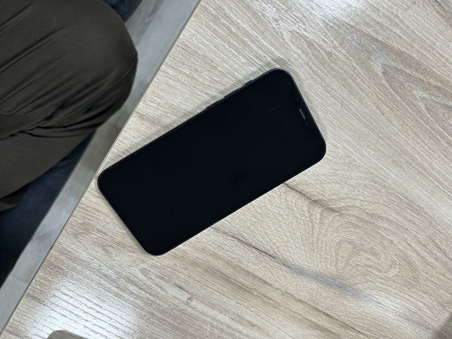 IPhone 12 в рабочем состоянии б/у