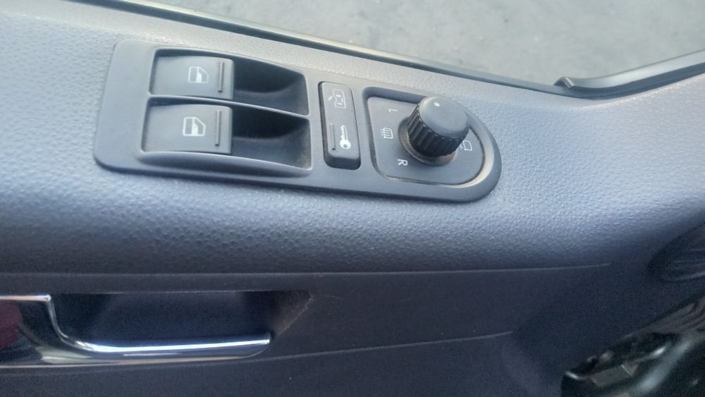 VOLKSWAGEN Caravelle 2008 — imagine 4