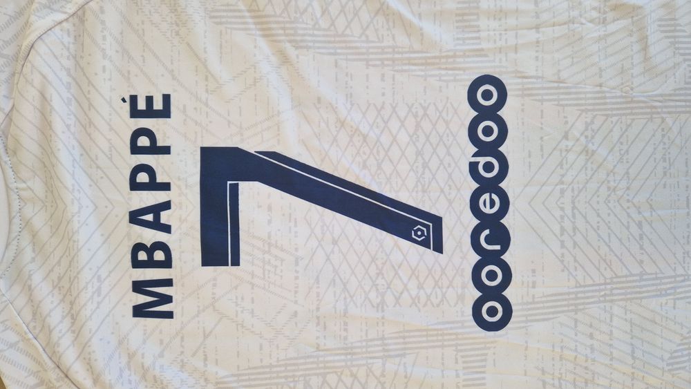 PSG оригинален екип 170 см Mbappe