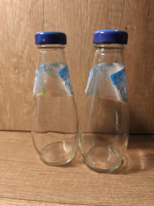Продавам стъклени  бутилчици от сок 250 мл