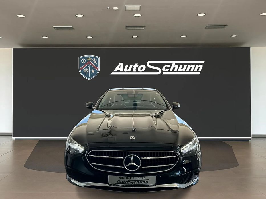 Mercedes-Benz E E 300 de Avantgarde+Navi MBUX +Camera +Carlig remorca